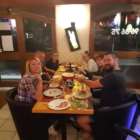 Le Grand Chatelard Bar Restaurant Sainte-Marie-de-Cuines