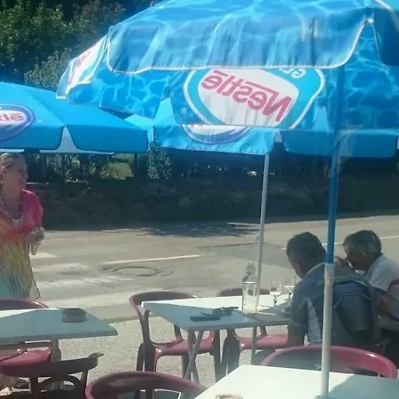 Le Grand Chatelard Bar Restaurant Penzion